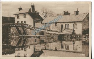 Vintage R.  A.  Ltd Postcard 10228 The Basin,  Foxton Locks,  Canal Leicestershire