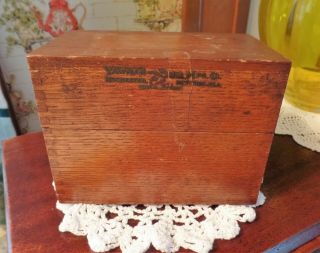Vintage Yawman And Erbe Mfg.  Co.  Rochester Ny Recipe Index Card Dovetail Wood Box