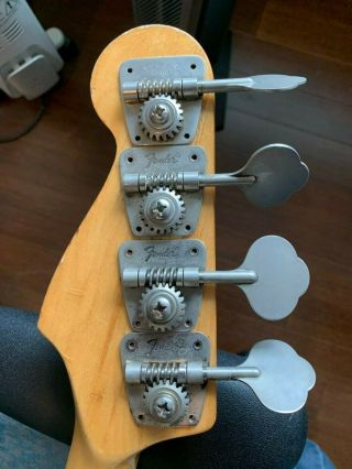 Fender Mid - 70 
