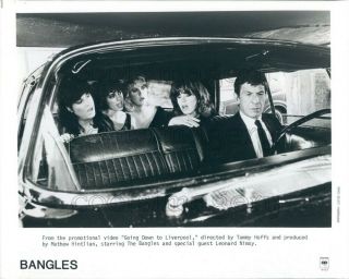 Press Photo Girl Rock Band The Bangles In Car W Leonard Nimoy Music Video