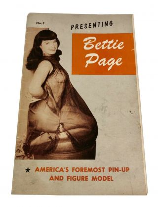 Vintage 1950s Bettie Page Camera Club Fetish Pin Up Photo Book