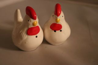 Vintage Ceramic White Rooster And Hen Chicken Salt & Pepper Shakers