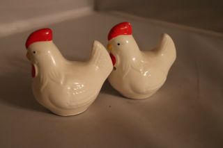 Vintage Ceramic White Rooster and Hen Chicken Salt & Pepper Shakers 2