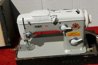 Vintage Pfaff 262 Heavy Duty Sewing Machine.