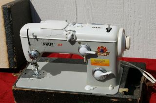 Vintage PFAFF 262 Heavy Duty Sewing Machine. 2