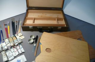 Vtg Wooden Painter ' s Box w/Winsor Newton Oils,  Brushes,  Grumbacher Color Compass 2