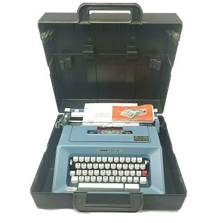 Olivetti Studio 46 Portable Typewriter Blue Made In Spain Vintage 1970s,  Case