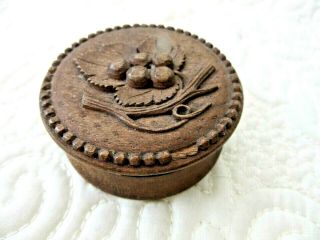 Vintage Hand Turned Wooden Box With Hand Carved Leaf & Grape Lid 2