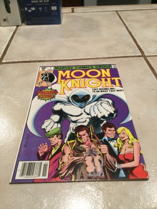 Moon Knight 1 (nov 1980,  Marvel) Premiere Issue