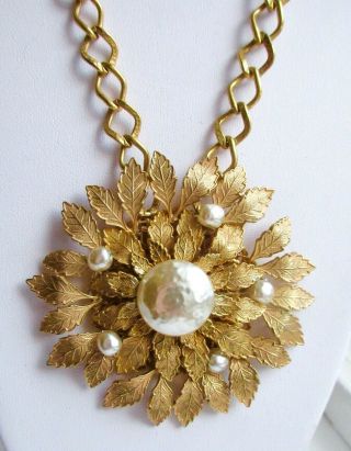 Miriam Haskel Vintage Large Floral Faux Baroque Pearl Pendant Chain Necklace