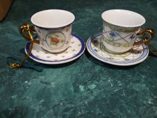 Set Of 2 Vintage Tea Cup & Saucer.  Blue And White With Gold Trim.  Christmas