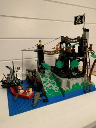 Vintage Lego 6273 Pirates Rock Island Refuge 100 Complete W/instructions No Box