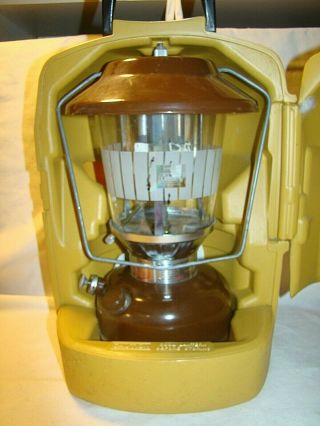 Vintage 1979 Coleman 275a710 275 Brown Lantern W Carry - Case & Accessories
