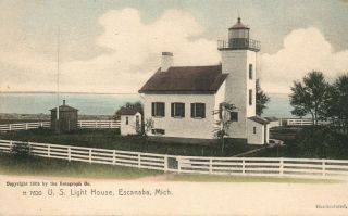 V Mich H 7620 U.  S.  Light House Escanaba Michigan Vintage Litho Postcard