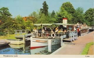 Pleasure Boats At Pangboune Lock.  Berkshire Vintage Postcard