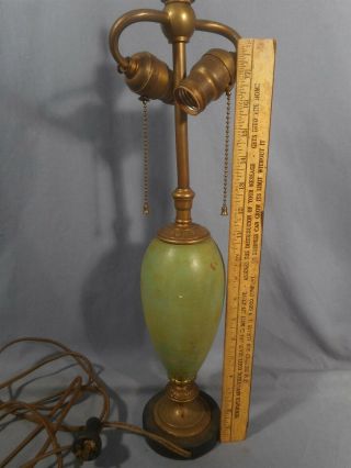 Antique/VTG MID - CENTURY WOOD w/BRASS TRIM DOUBLE SOCKET TABLE LAMP CHAIN PULL 2