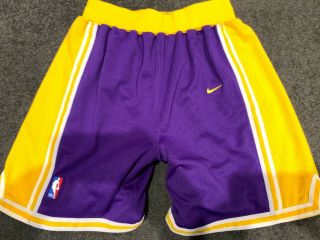 Lakers Authentic Nike Shorts Size L Large 36 Vintage Kobe Lebron