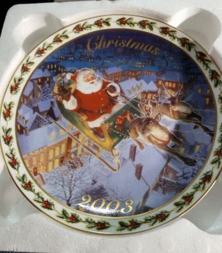 Christmas Plate 2003 Collectible 2003 Annual Avon " Coming To Town "