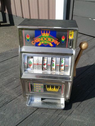 Vintage Waco Casino Crown Slot Machine Toy 25 Cent Coin