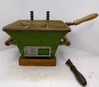 Rare Vintage Konro Cast Iron Hibachi Table Top Grill Wood Handle