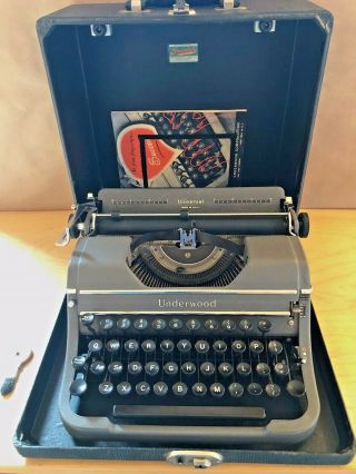 Vintage Underwood Universal Typewriter With Wood Case 1948