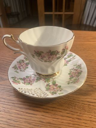Vintage Queen Anne English Bone China Tea Cup And Saucer 393