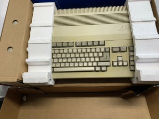 Vintage Commodore Amiga 500 Computer w/ Power Supply and Box 3