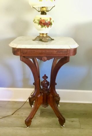 Antique Turtle Marble Top Victorian Lamp Side Table Burl Wood Fronts 15” X 20”