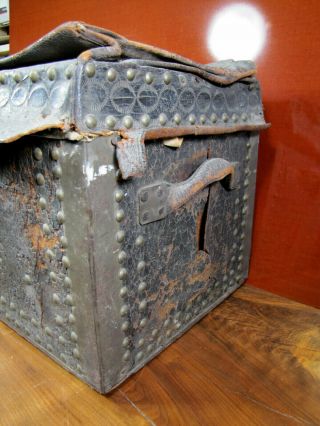 Antique Early 19th C.  English Brass Tack Studded Leather & Wood Stagecoach Trunk 3