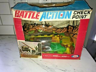Vintage 1965 Ideal Toy Battle Action Check Point Playset 3189 - 8
