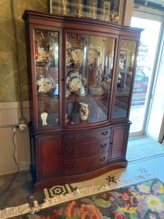Antique Mahogany Bassett Furniture Serpentine Front China Cabinet,  Great Cond