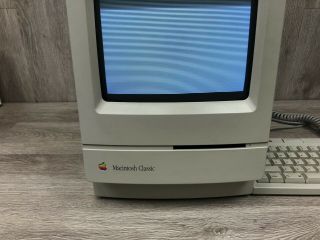 Vintage Apple Macintosh Classic Computer With Keyboard And Mouse 3