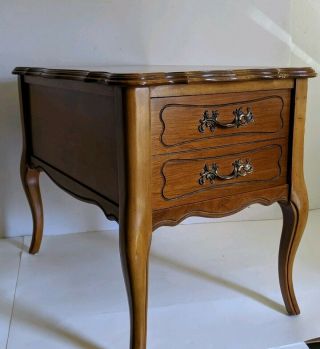 Vintage French Provincial Style Maple Wood End Table (1 - Drawer)