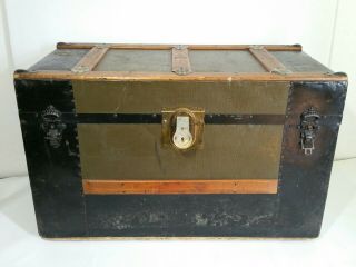 Antique Victorian Steamer Chest/trunk W/ Yale & Towne Mfg.  Co.  Lock Stamford,  Ct