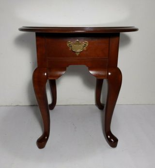 Vintage BROYHILL Round Queen Anne End Table Solid Cherry Wood Chippendale 2