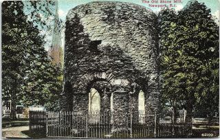 Newport,  Rhode Island,  Old Stone Mill - Postcard (jj)