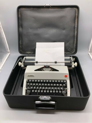 Vintage Olympia Deluxe Sm9 Wide Carriage Portable Typewriter W/ Carrying Case