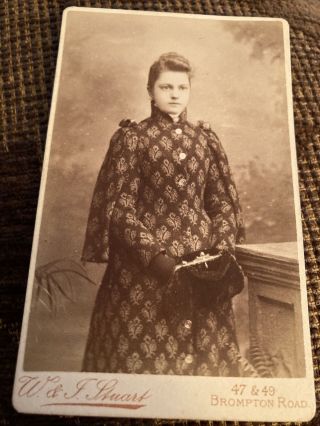 Victorian Cdv Photo Woman In Stunning Paterned Dress & Cape W/ Handbag - London