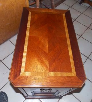 Mid Century Mahogany Inlaid Top End Table / Side Table by Lane (T775) 2