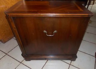 Mid Century Mahogany Inlaid Top End Table / Side Table by Lane (T775) 6