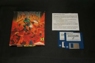 Doom Shareware Vintage Pc Game W Box & 3.  5 Disks Id Software Rare 1993