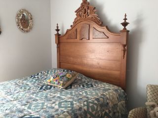 Antique Victorian Walnut And Burl Bed And Dresser In.