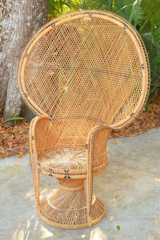 Old Boho Vintage Wicker Rattan Peacock Chair Polynesian Throne Estate
