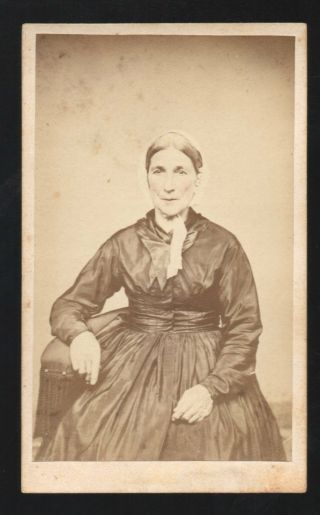 Civil War Era Cdv Photo Of Lady In Mourning Dress By J Smith Sr.  Of Labanon Pa