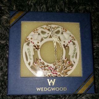 Wedgwood Christmas Ornament Noel Wreath With Bells And Holly.  1998