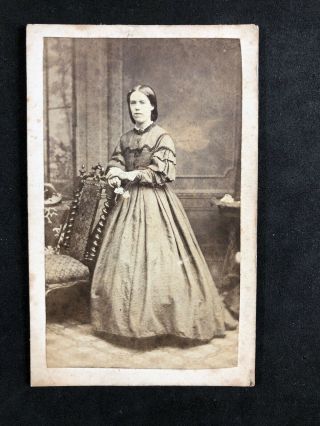 Victorian Carte De Visite Cdv: Young Lady: Eagle Picture Back: Evans: Worcester