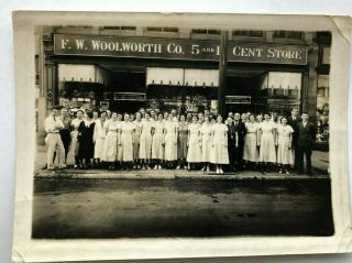 Vintage 1930s F.  W.  Woolworth Large Group Of Employees Storefront 5 X 7 Photograph
