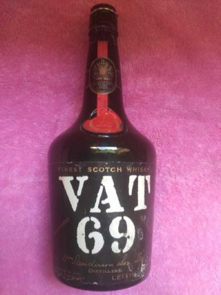 Rare Vintage Vat 69 Finest Scotch Whiskey Glass Bottle,  Wm.  Sanderson&son.