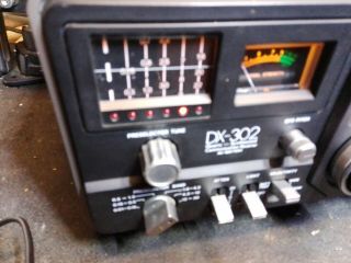 Vintage Realistic DX - 302 HF Communications Receiver 2