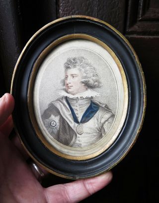 An Oval Framed 18th Century Gentleman Lithograph